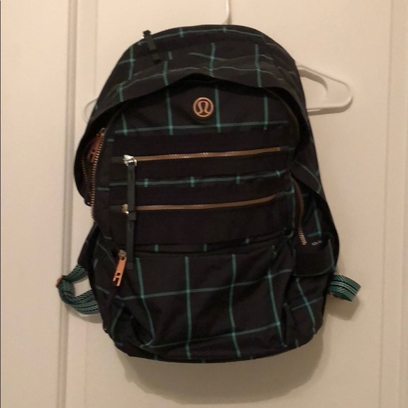 lululemon athletica Handbags - Lululemon rare pack to reality
